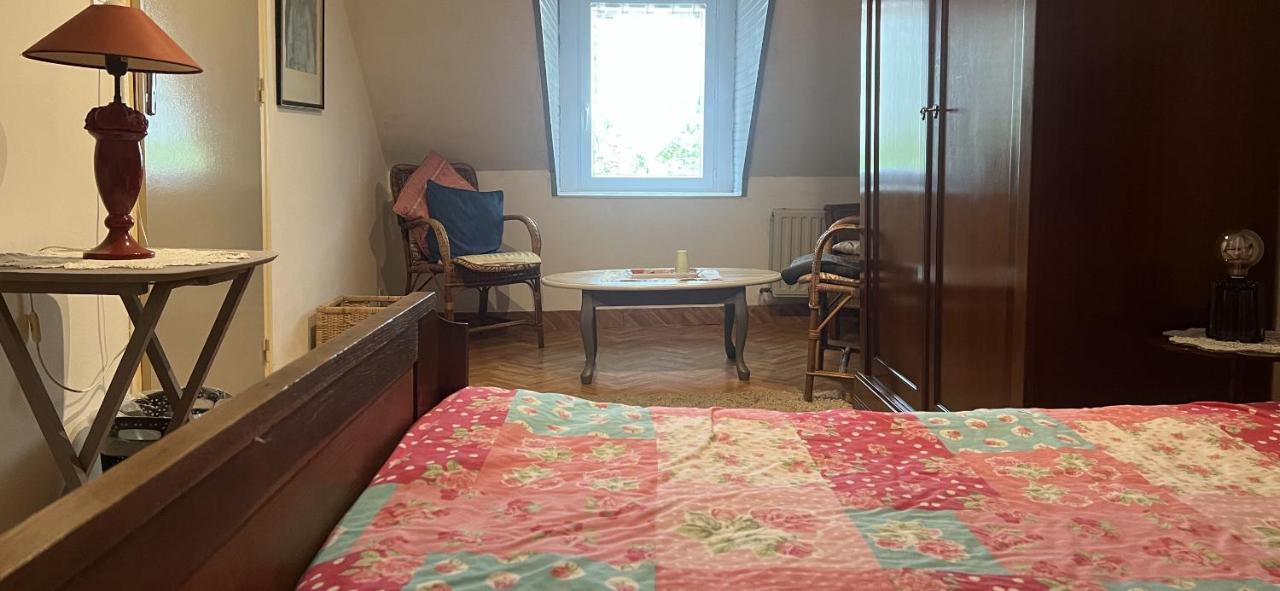 Double & Family Rooms In Tranquility In Blue Saint-Mars-sur-la-Futaie Exterior foto